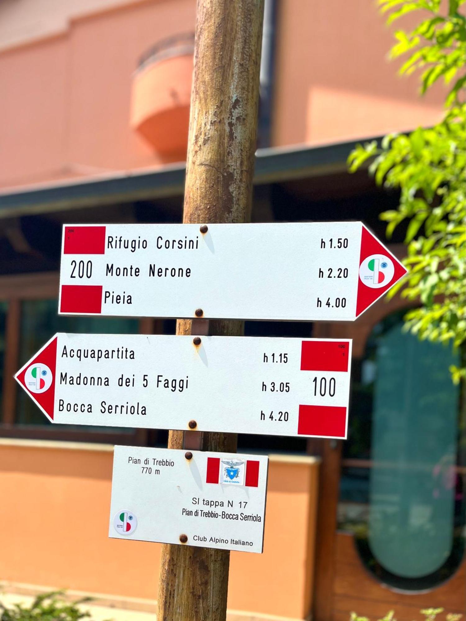 Hotel Ristorante Montenerone Apecchio Eksteriør billede