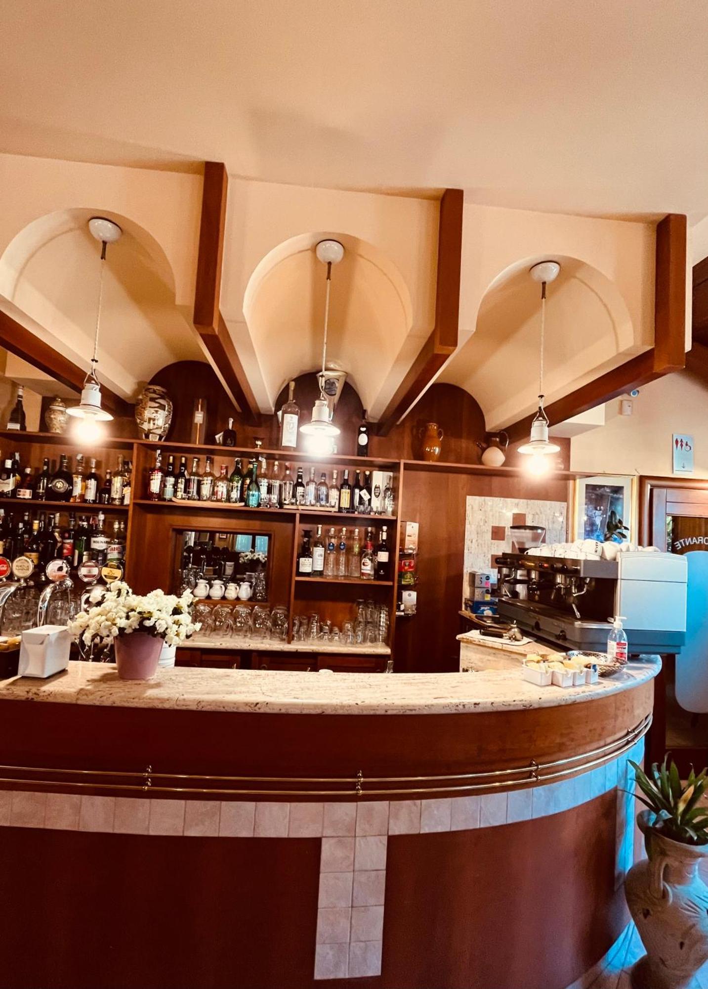Hotel Ristorante Montenerone Apecchio Eksteriør billede