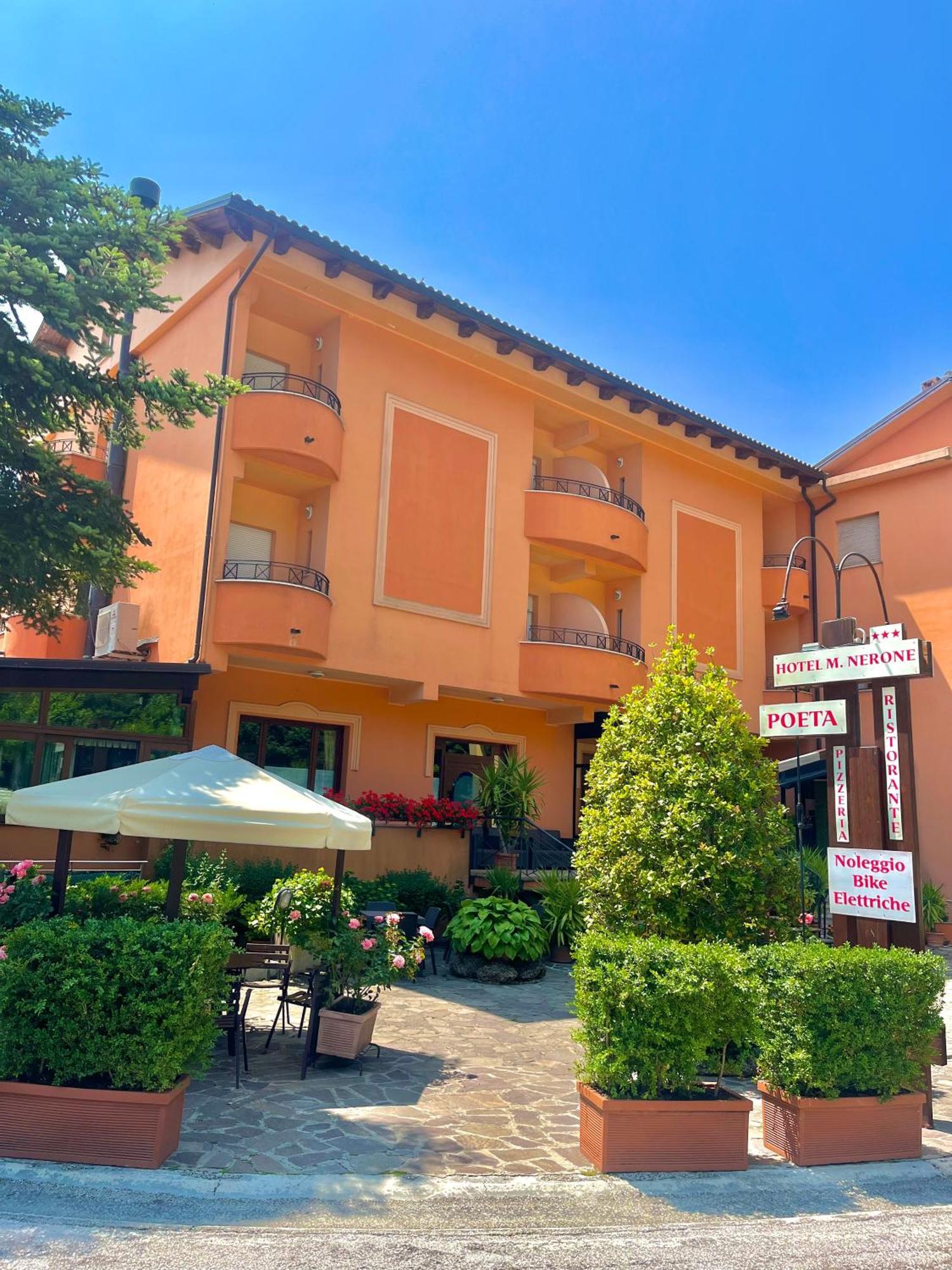 Hotel Ristorante Montenerone Apecchio Eksteriør billede